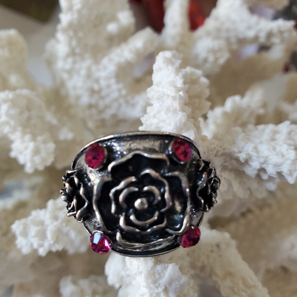Flower Silver Tone Stretch Ring with Fuchsia Pink Stones 💥3 for $24💥 - Picture 9 of 16
